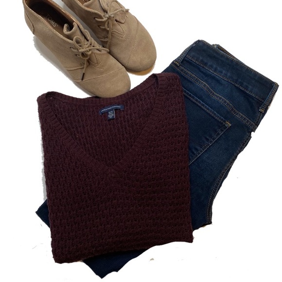 American Eagle Outfitters Sweaters - American Eagle V-Neck Sweater XS